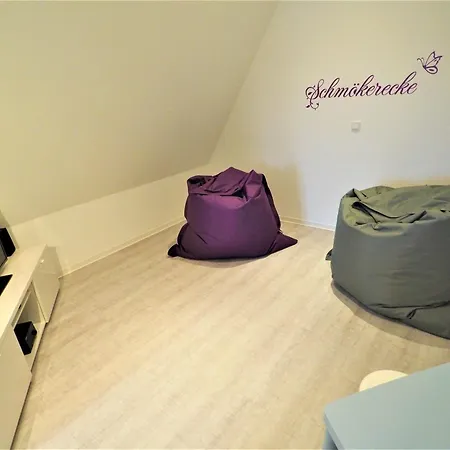 Traumhafte Reetdach-doppelhaushaelfte Mit Garten By Interhome *